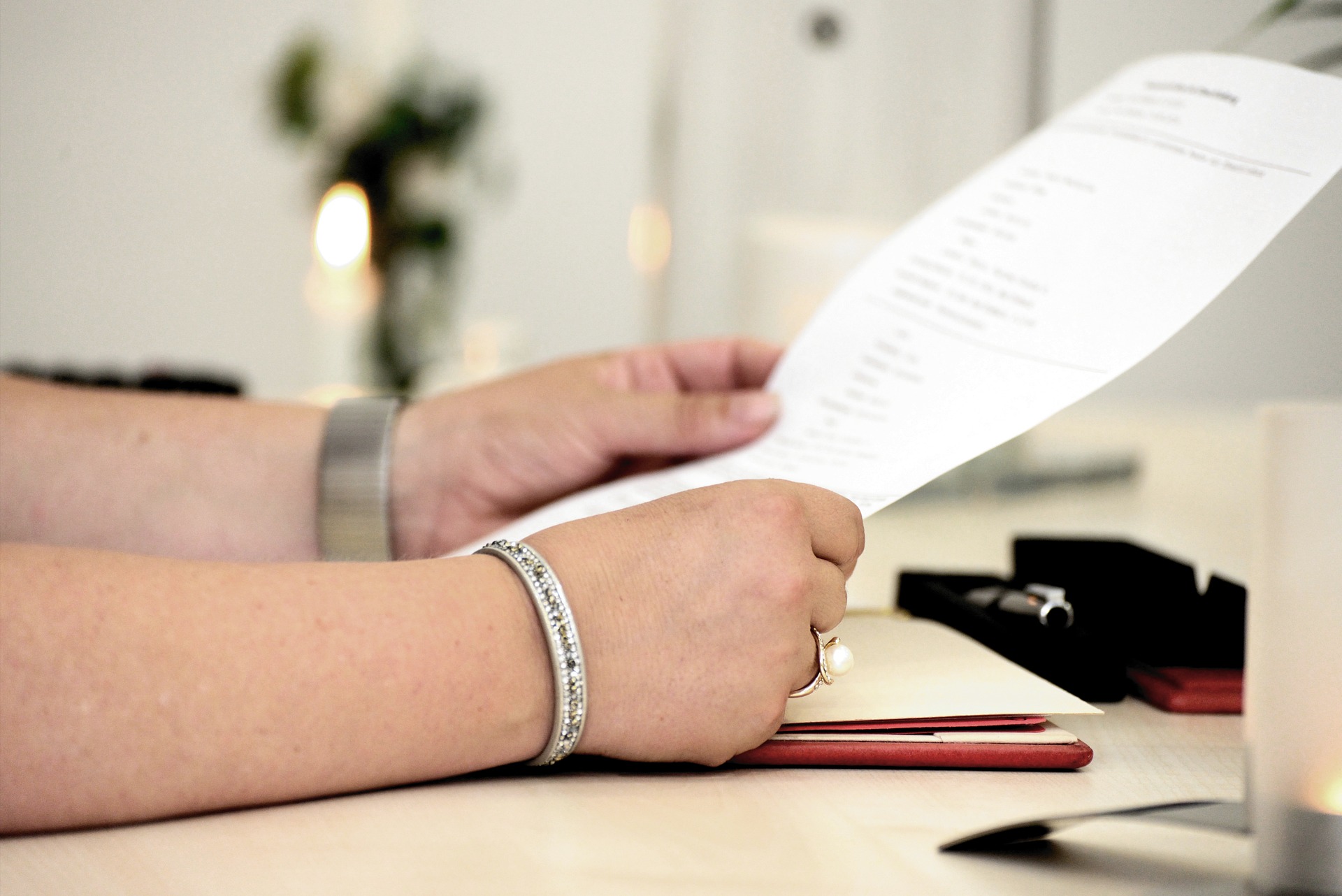 How to Write a Freelance Work Contract that Improves Your Relationships with Clients