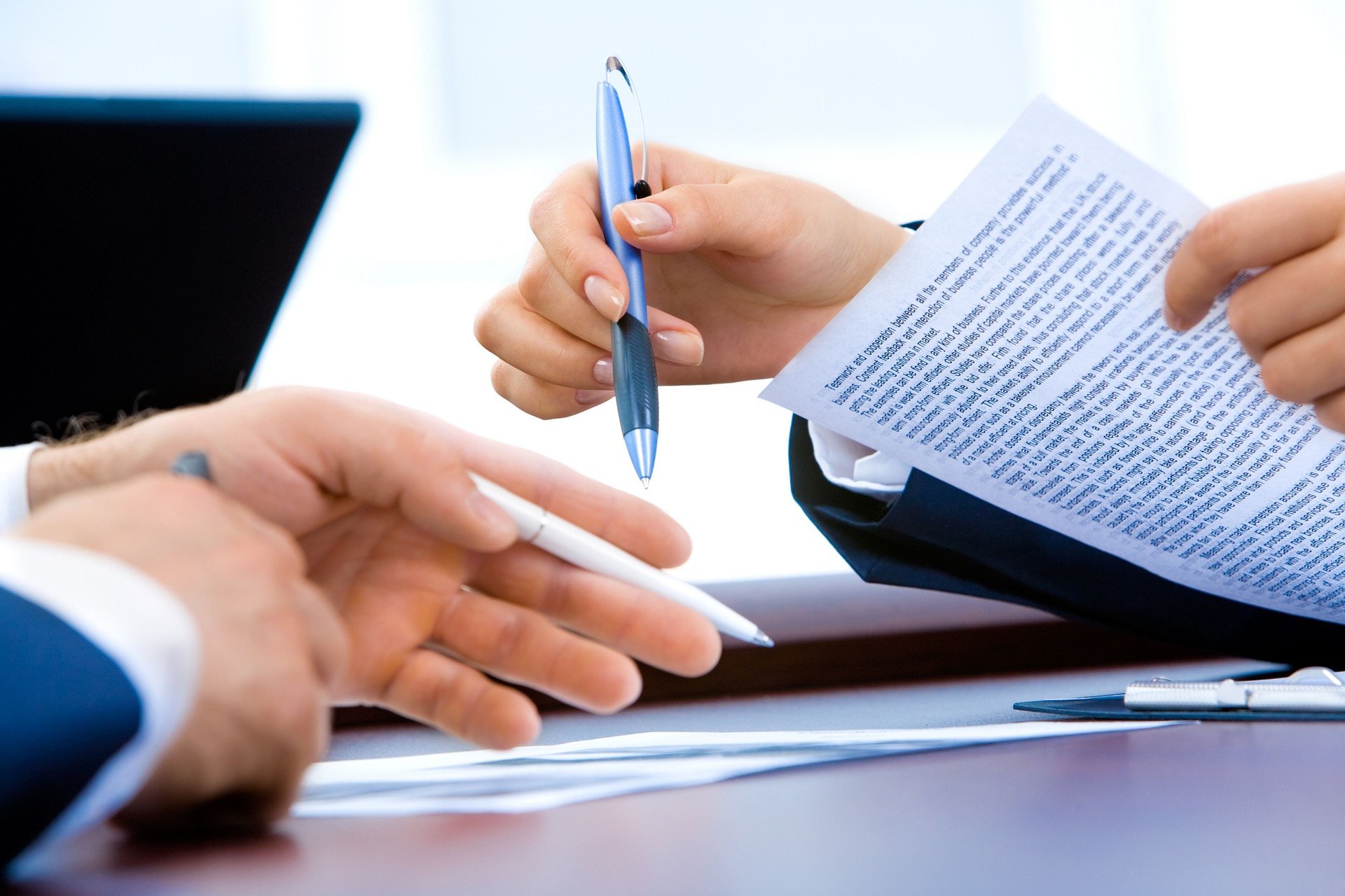 How to Get Clients to Sign an Exclusive Contract with a Real Estate Agent