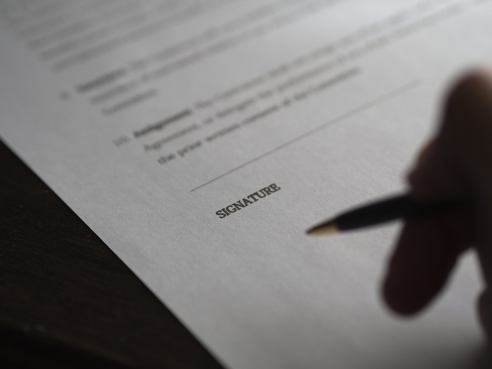 How to Write an Employment Contract in 2022