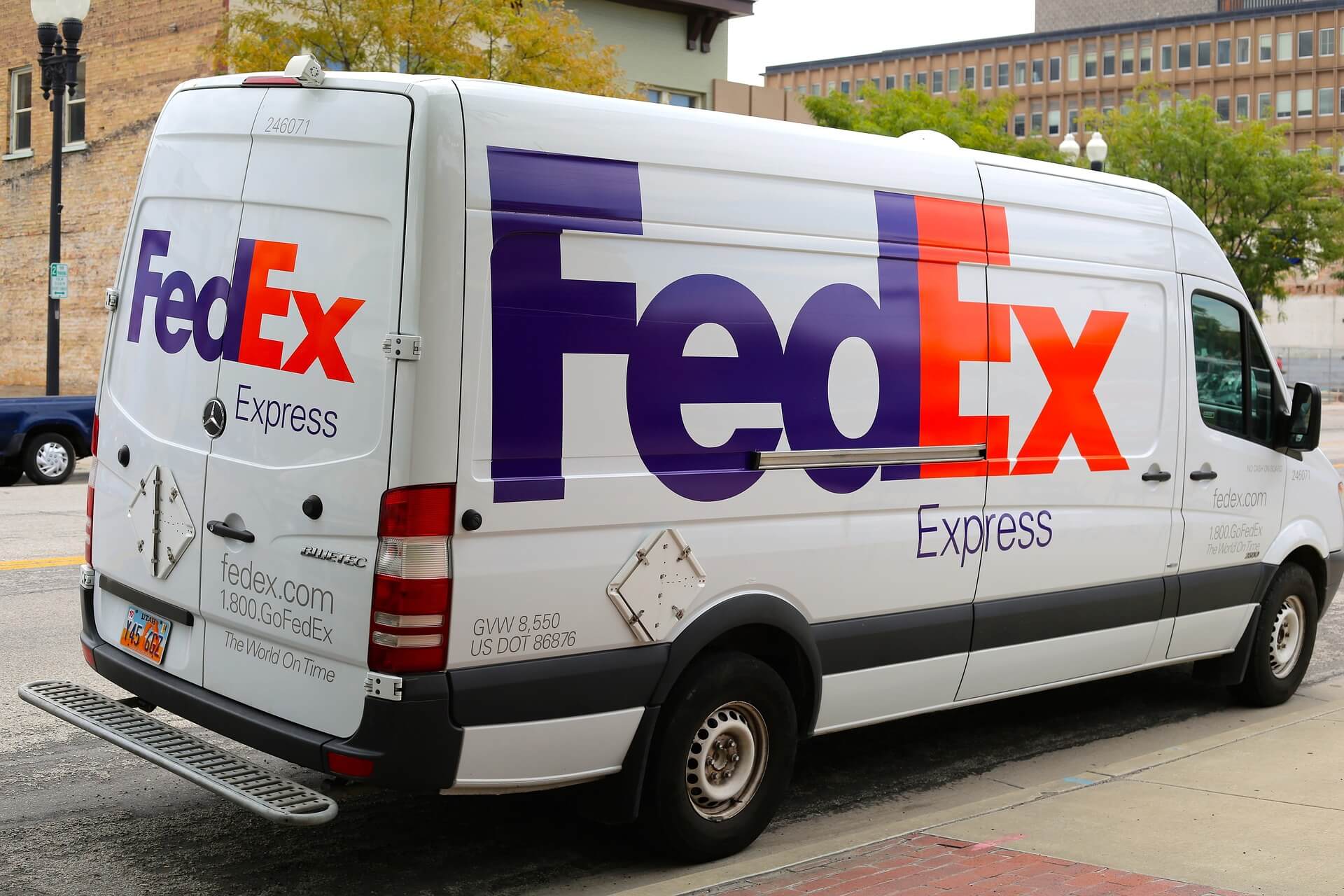 Reduce the Cost of FedEx with Digital Contracts